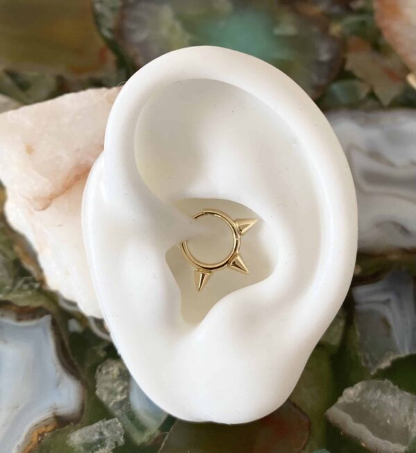 Anneau avec des pointes Maria Tash en or jaune 14 carats