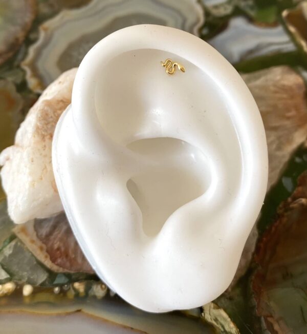 Bijou en or jaune 18 carats en forme de serpent